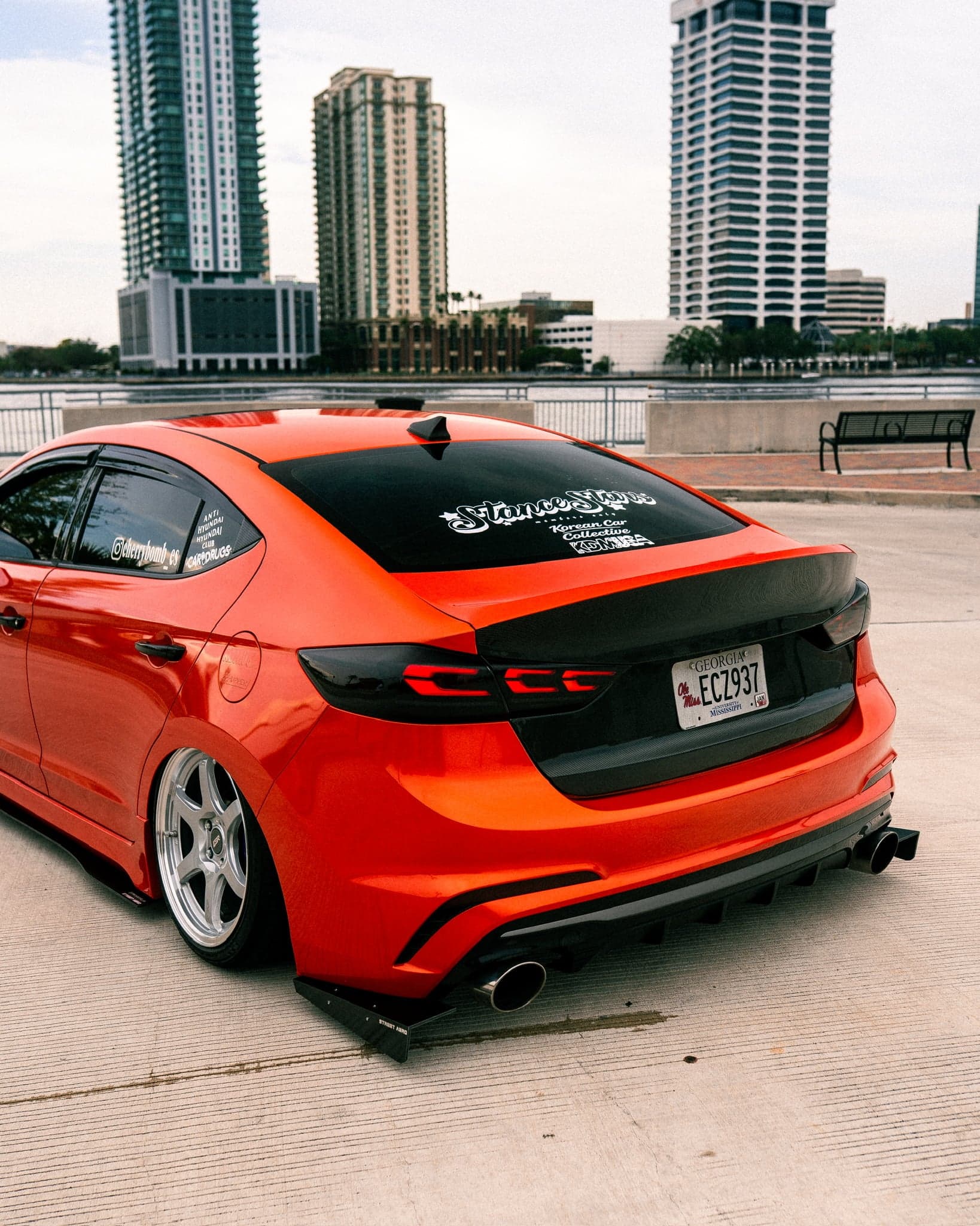 2018 Hyundai Elantra Sport photo 4