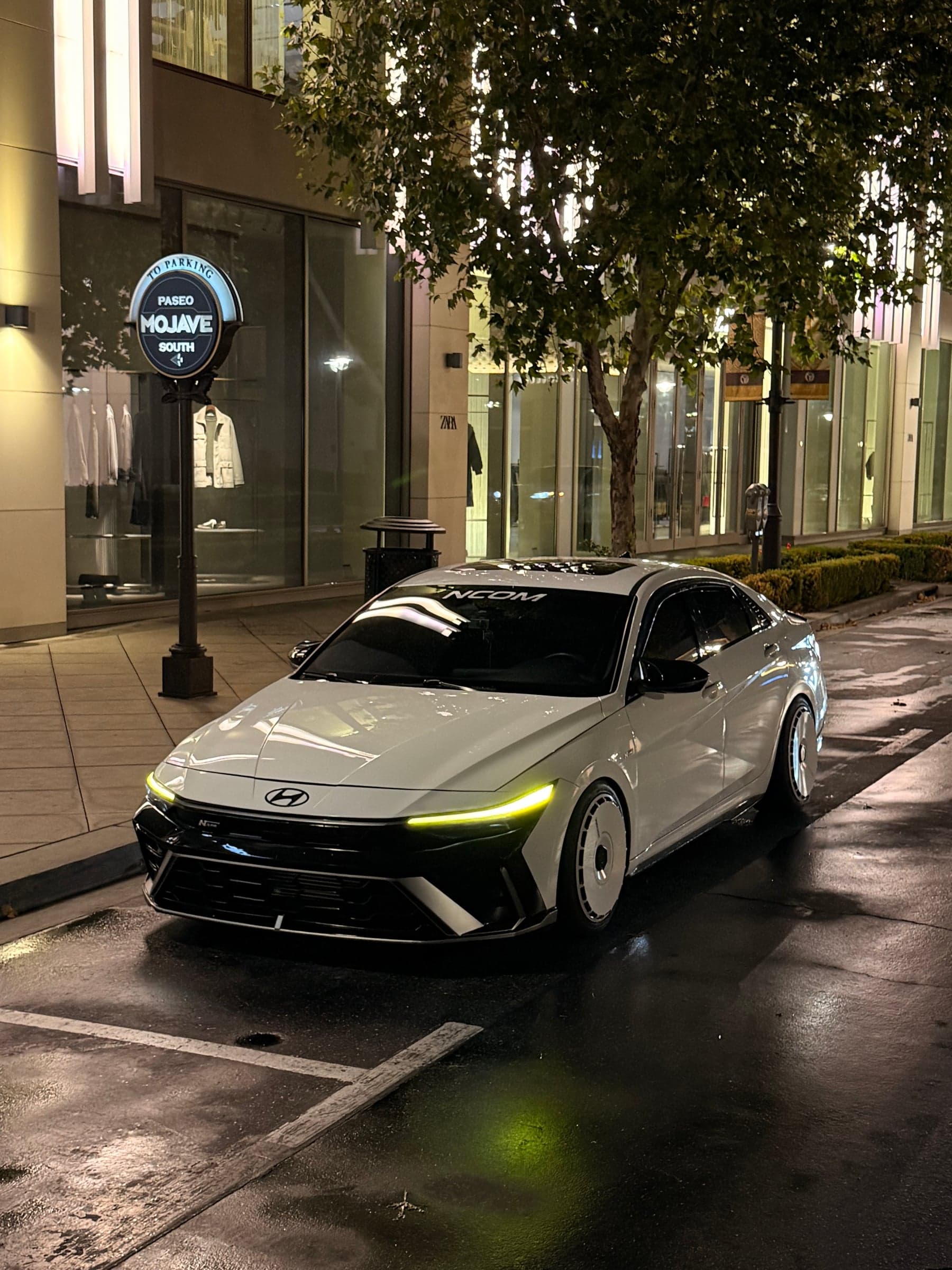 2024 Hyundai Elantra N-Line photo 2