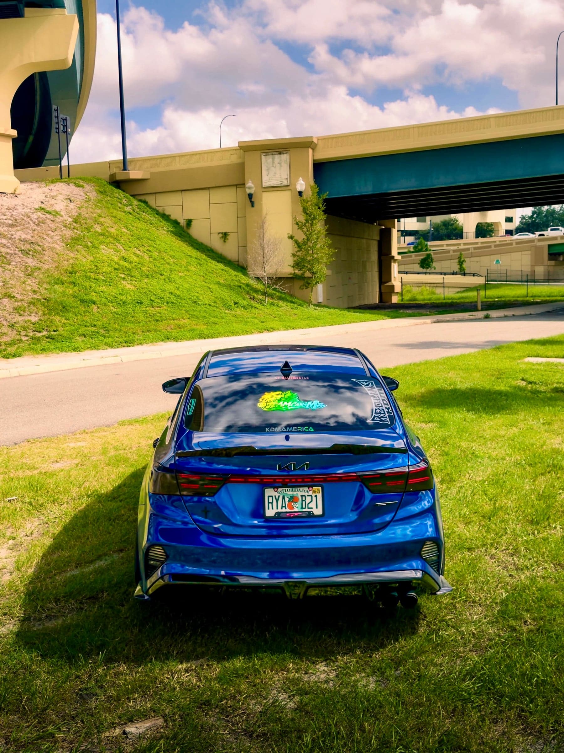 2024 KIA Forte GT photo 3